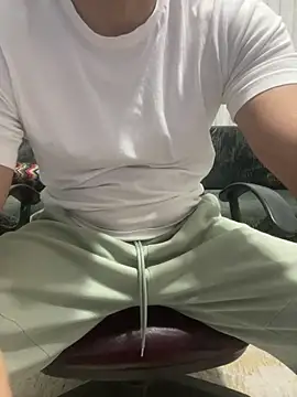 DARK0924 online show from November 16, 2025, 5:06 pm