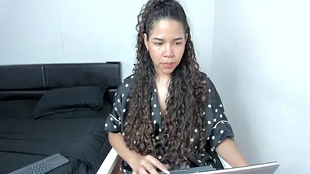 ashlyviper777 online show from November 19, 2025, 2:50 pm