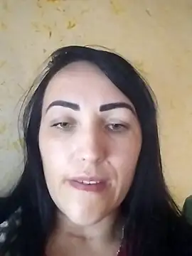 ArianaXFresh online show from November 18, 2025, 10:40 am