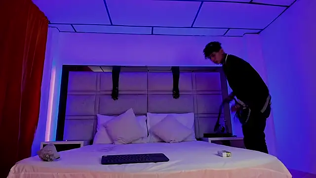 Maximo king25 online show from November 27, 2025, 4:13 am