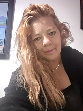 karlaanqui1 online show from April 5, 2026, 11:28 am