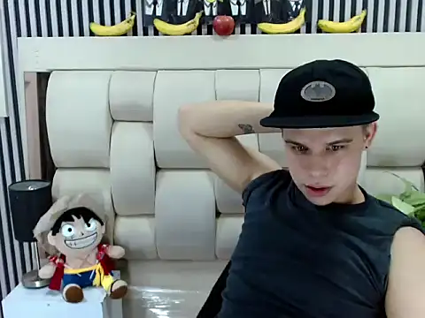 Snapshot of Liam_York_ chatting on November 21, 2025, 2:54 am Liam York online show from November 21, 2025, 2:54 am