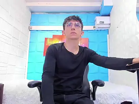 Snapshot of ElanGiraldo chatting on February 15, 2026, 8:52 pm ElanGiraldo online show from February 15, 2026, 8:52 pm