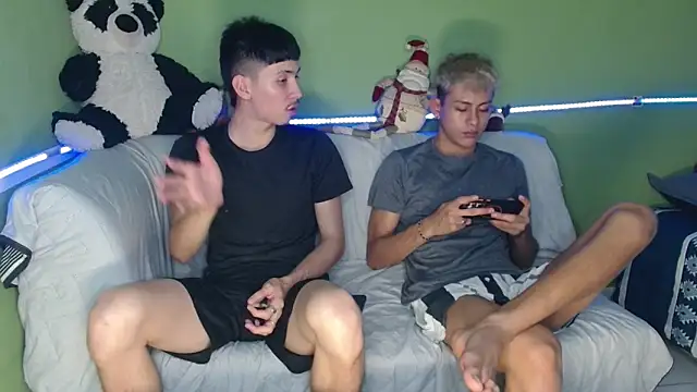 Kurt williams1 online show from December 22, 2025, 3:56 pm