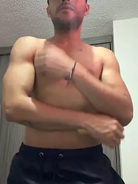 Snapshot of Naim__ chatting on November 12, 2025, 3:21 am Naim online show from November 12, 2025, 3:21 am