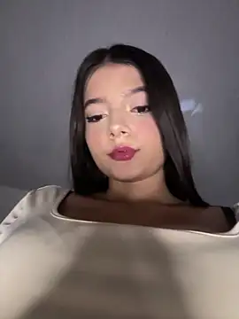 EmmiiGlow online show from March 1, 2026, 12:54 am