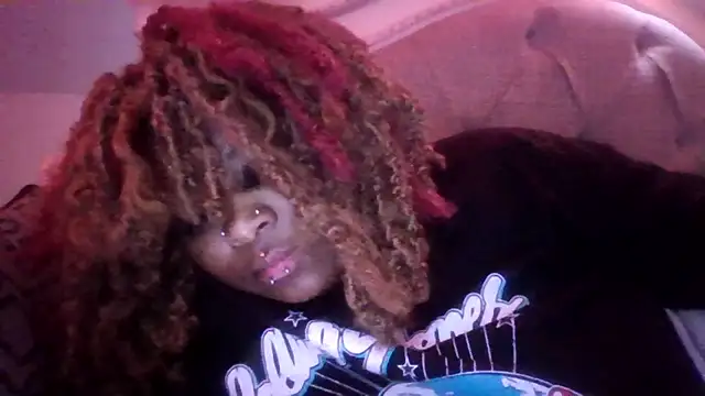 Snapshot of Dusaa_ chatting on March 3, 2026, 4:03 pm Dusaa online show from March 3, 2026, 4:03 pm