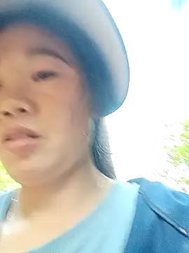 Snapshot of blonde_blg chatting on November 15, 2025, 1:09 am blonde blg online show from November 15, 2025, 1:09 am