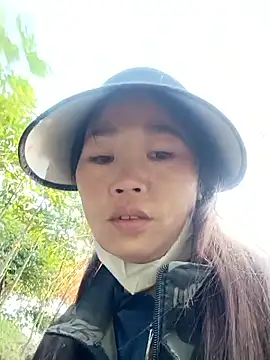 Snapshot of blonde_blg chatting on November 25, 2025, 12:44 am blonde blg online show from November 25, 2025, 12:44 am