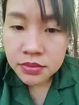 yelow-bee online show from November 24, 2025, 5:29 am