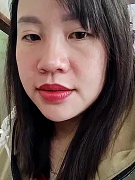 yelow-bee online show from November 29, 2025, 3:06 am