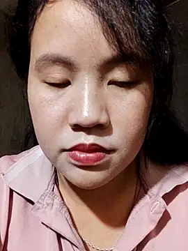 yelow-bee online show from November 12, 2025, 2:21 pm