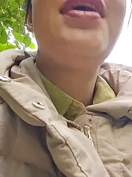 yelow-bee online show from November 25, 2025, 12:22 am