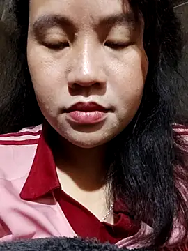 yelow-bee online show from November 14, 2025, 4:43 pm