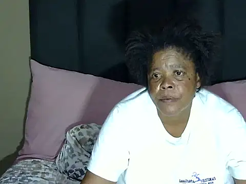 bigsexymama2 online show from December 20, 2025, 2:25 am