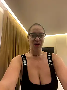 Milana8263 online show from December 21, 2025, 7:32 am