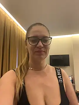 Milana8263 online show from December 23, 2025, 9:19 am