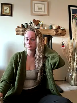 NaughtyAmore online show from December 5, 2025, 10:03 am