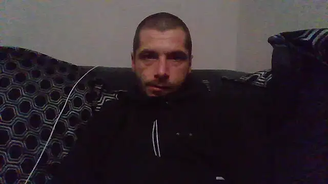 Kinkycouple142 online show from April 15, 2026, 7:58 pm