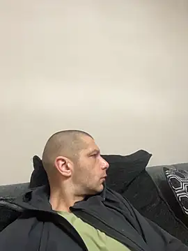 Kinkycouple142 online show from February 19, 2026, 11:01 pm