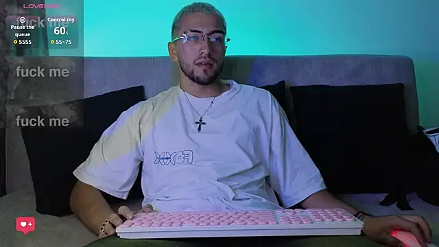 AresMassimoX online show from July 25, 2026, 11:44 pm