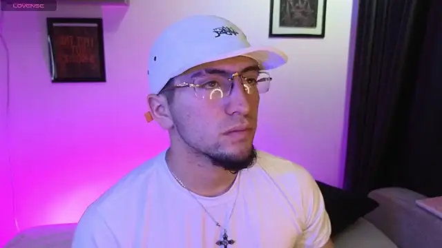 AresMassimoX online show from April 21, 2026, 2:45 pm