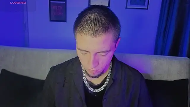 AresMassimoX online show from November 28, 2025, 3:39 am