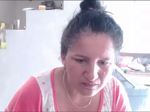 Sra Angelina online show from December 4, 2025, 6:40 pm