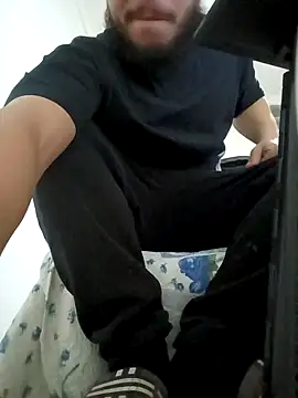 Malessere1922 online show from December 2, 2025, 8:32 pm