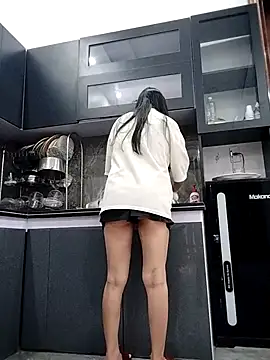   Anna    online show from December 4, 2025, 1:37 am