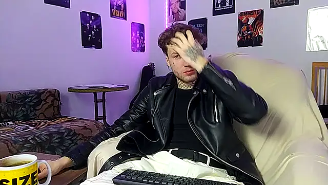 Huntall77 online show from January 8, 2026, 3:01 am