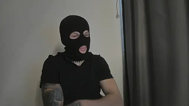 Huntall77 online show from November 12, 2025, 7:23 am