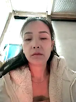 Feeling-hot online show from November 26, 2025, 7:58 pm