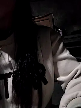 Feeling-hot online show from February 12, 2026, 1:11 pm