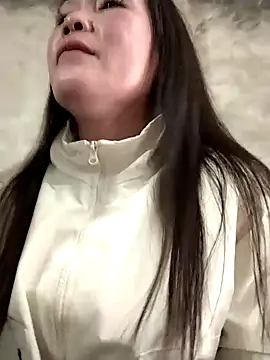 Feeling-hot online show from February 18, 2026, 5:16 am