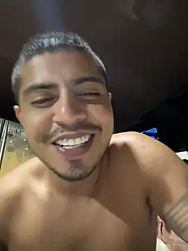 diamore3377 online show from May 20, 2026, 4:09 am