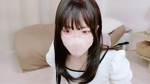 KAZUNAxo online show from November 17, 2025, 1:53 am