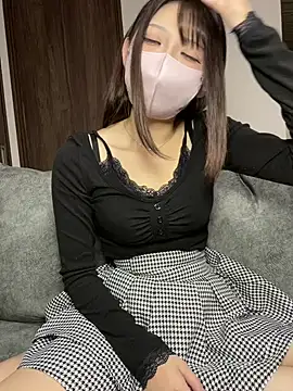 amu nyan cute online show from December 2, 2025, 3:41 am