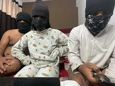 avnikaur online show from November 29, 2025, 8:03 am