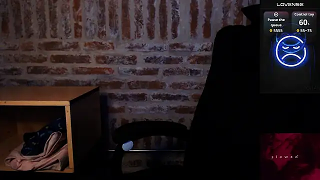 Snapshot of CaramelToy chatting on January 6, 2026, 5:39 pm CaramelToy online show from January 6, 2026, 5:39 pm