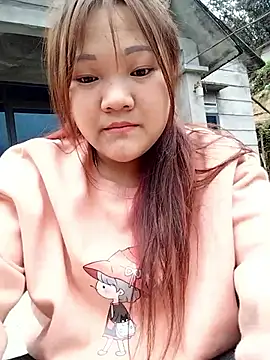 Snapshot of m-mbae chatting on February 24, 2026, 9:54 am m-mbae online show from February 24, 2026, 9:54 am