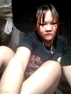 Snapshot of m-mbae chatting on February 11, 2026, 4:29 pm m-mbae online show from February 11, 2026, 4:29 pm