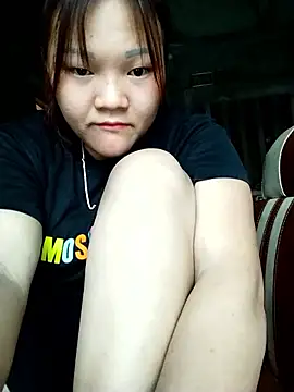 Snapshot of m-mbae chatting on March 2, 2026, 9:49 am m-mbae online show from March 2, 2026, 9:49 am