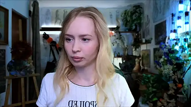 Snapshot of CarolineDjein chatting on November 13, 2025, 5:44 am CarolineDjein online show from November 13, 2025, 5:44 am