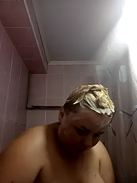 Moumy girl online show from November 28, 2025, 9:42 am