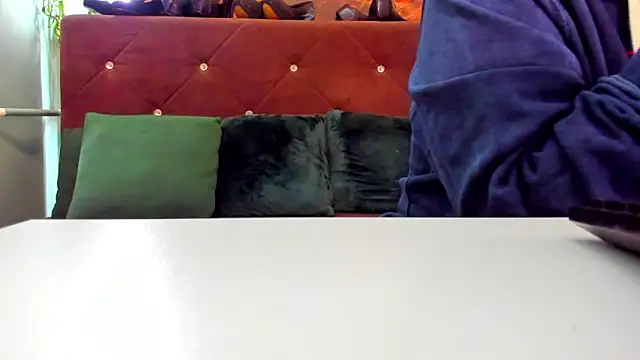 RueBeth online show from November 13, 2025, 11:58 am