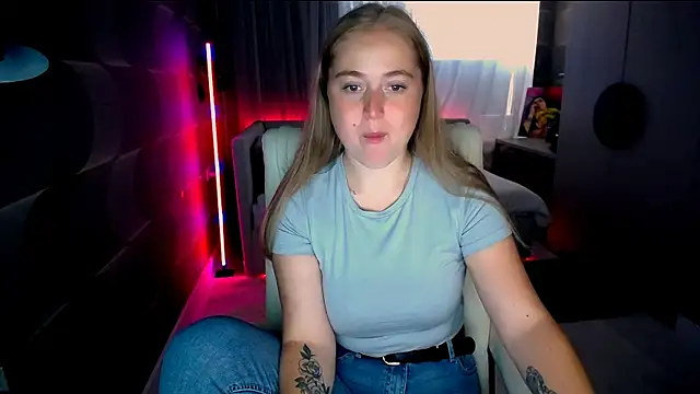 Kate Moan online show from July 30, 2026, 5:06 am