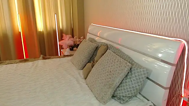 cutie violet online show from November 22, 2025, 8:46 am