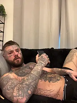 magicmichaell online show from April 14, 2026, 2:22 pm