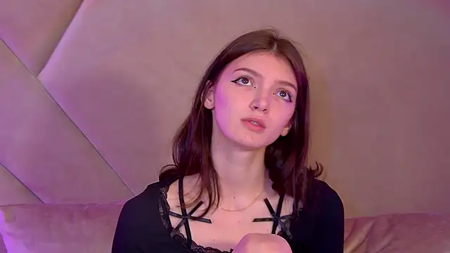 SophiaProve online show from November 24, 2025, 4:40 pm